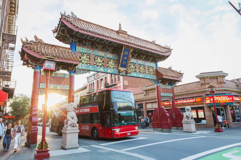 Victoria: Evening Hop-On Hop-Off City Sightseeing Tour - Authentic Traveler Insights