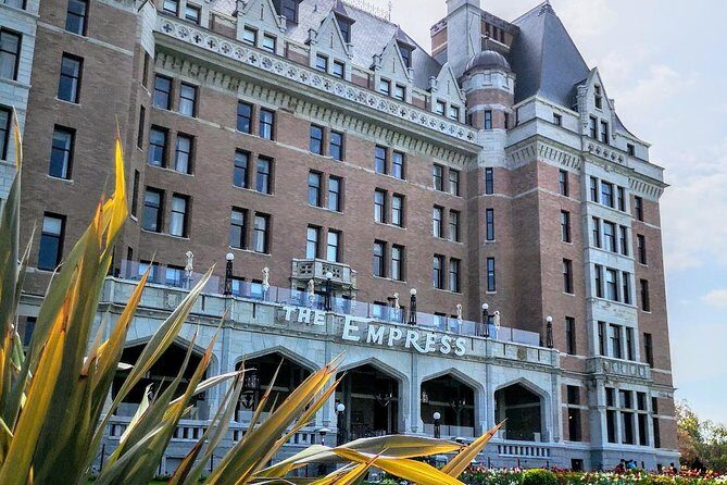 Victoria & The Butchart Gardens:Deluxe City and Garden Experience - Exploring Victoria & Butchart Gardens: An In-Depth Look