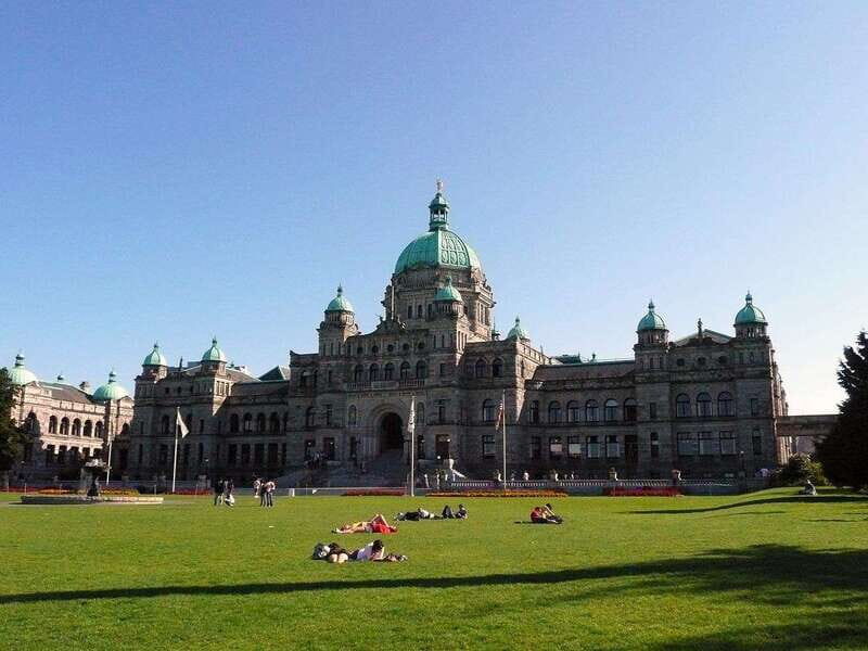 Victoria: Walking Tour through History and Heritage - Who Will Benefit Most?
