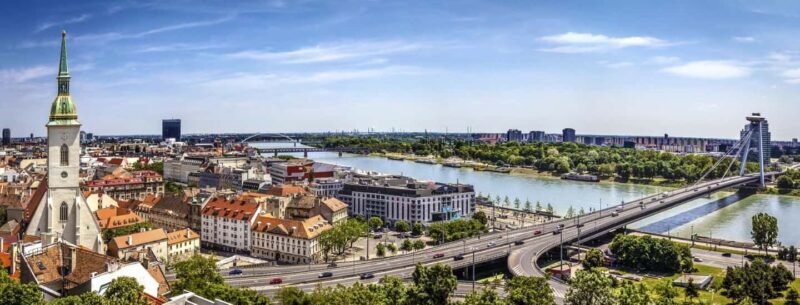 Vienna: Bratislava & Budapest Small Group Guided Day Tour - Exploring the Itinerary in Detail