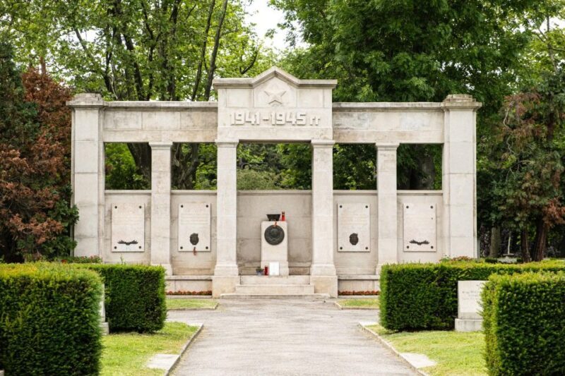 Vienna Central Cemetery Walking Tour with Transfers - Key Points