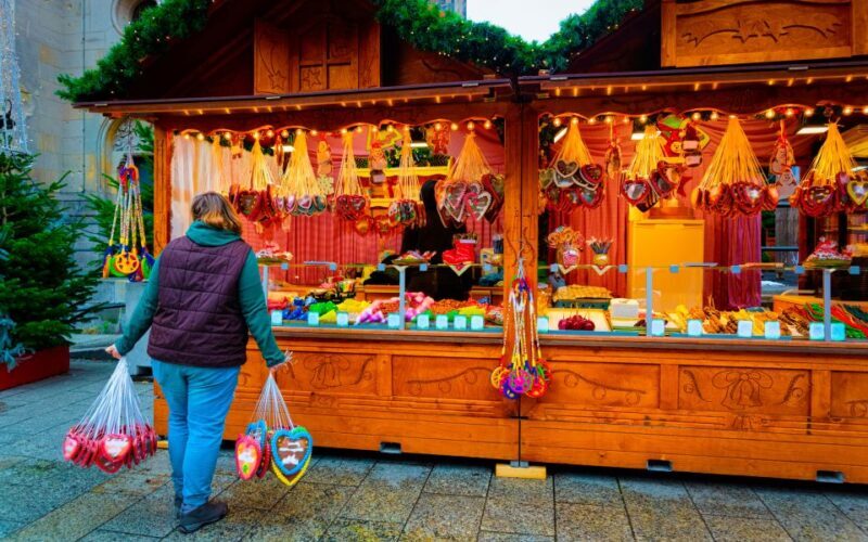 Vienna: Christmas Market Magic Walking Tour with a Local - The Small Group Advantage