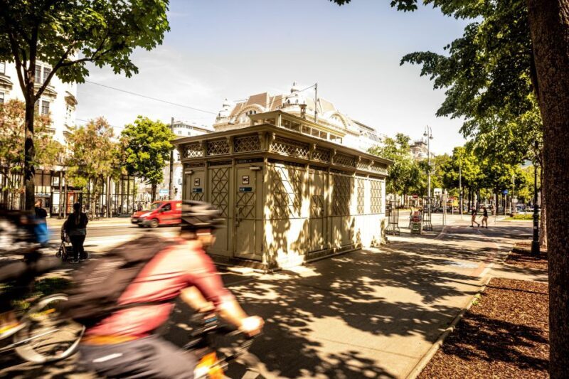 Vienna: Guided Tour about Sewage, Viennese Filth & Toilettes - Vienna: Guided Tour about Sewage, Viennese Filth & Toilettes