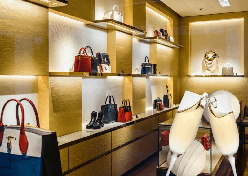 Vienna: Luxury Vintage Fashion Walking Tour - Detailed Experience Breakdown