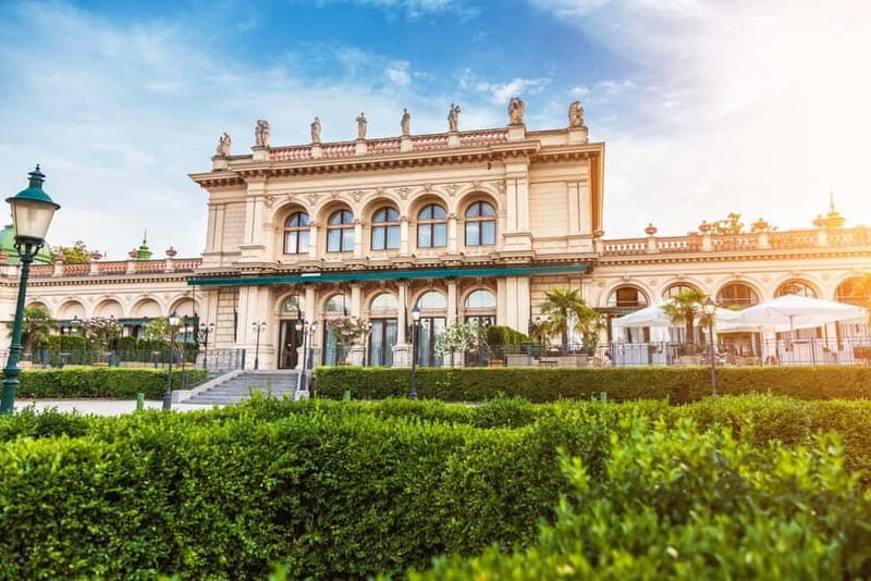 Vienna: Old Town Highlights Private or Group Walking Tour - Extending the Experience: 3, 4, or 6 Hours