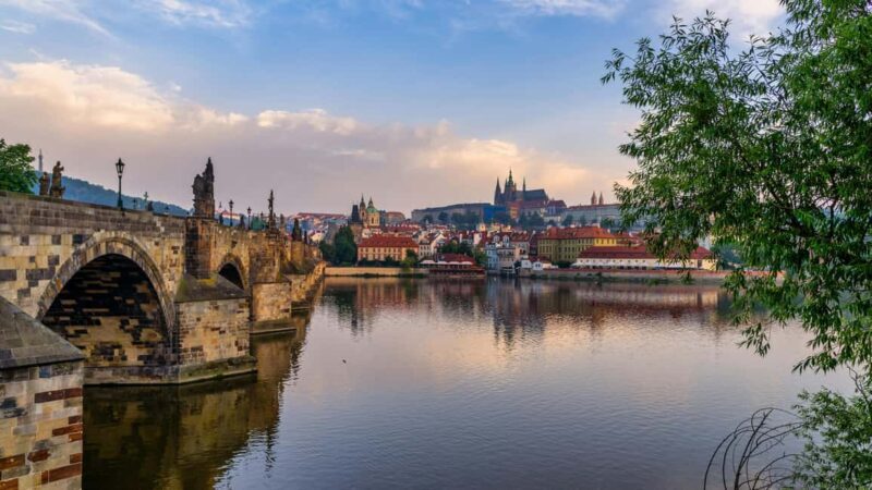 Vienna: Prague Guided Day Trip with Hotel Pickup - The Complete Guide to the Vienna-Prague Day Trip