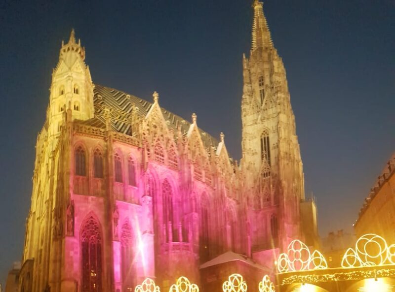 Vienna: Private Christmas Markets Tour with Drink & Snack - Spittelberg & Karlsplatz: Artistic and Gourmet Delights