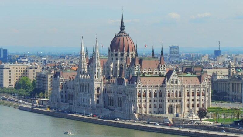 Vienna: Private Day Trip to Budapest - Key Points