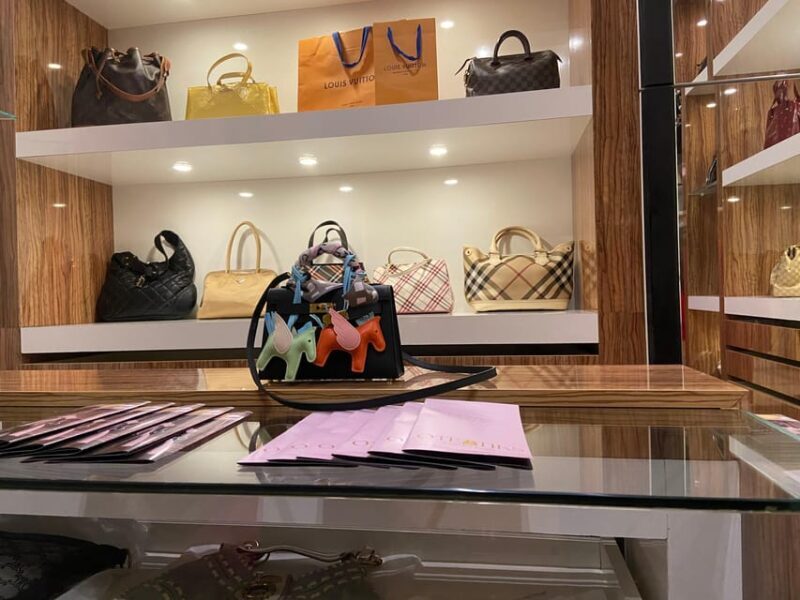 Vienna Private Shopping: Vintage treasures & Champagne - A Deep Dive into the Vintage Shopping Experience in Vienna
