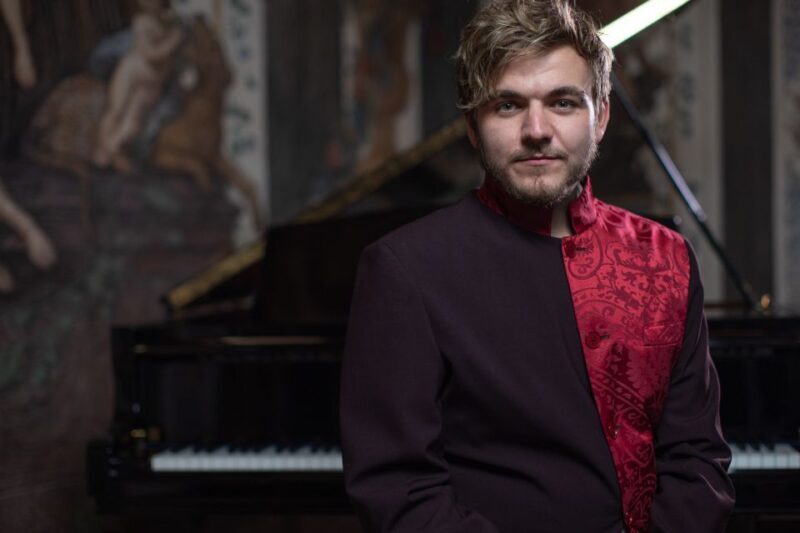Vienna: Romantic Classics Piano, Violin, and Cello Concert - A Deep Dive into the Experience