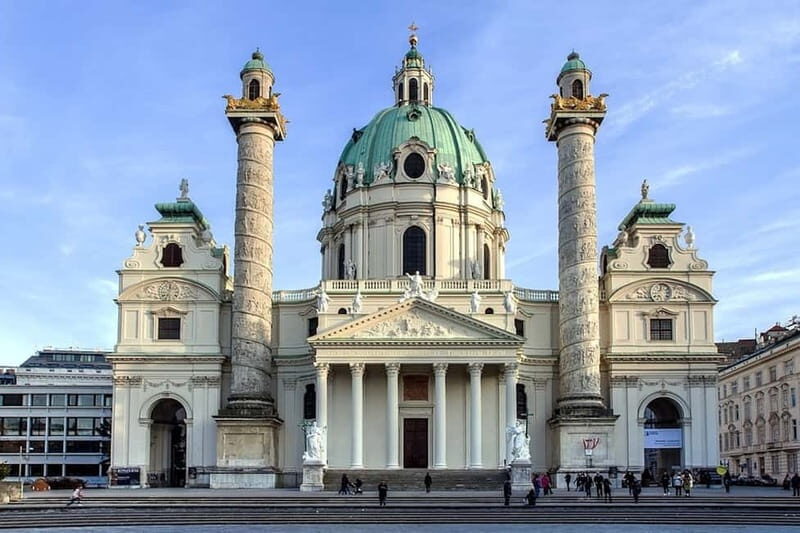 Vienna: Sightseeing Tour in an 8 seats electric classic car - Key Points