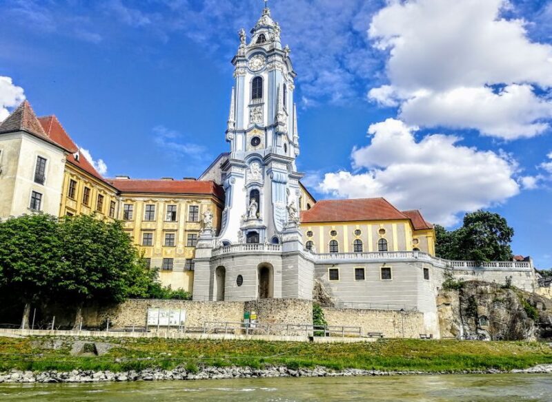 Vienna: Wachau Valley Private Kayak and Wine Tour - Lunch and Further Paddling