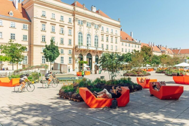 Vienna: Walking Tour of the MuseumsQuartier with Guide - Exploring Vienna’s MuseumsQuartier on a Guided Walking Tour