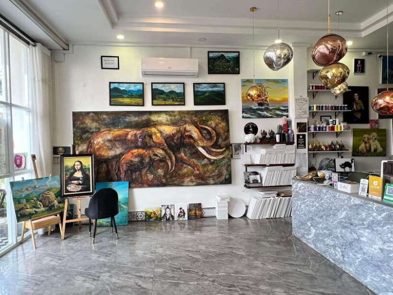 Vientiane IG tour & Patuxay monument - Frequently Asked Questions