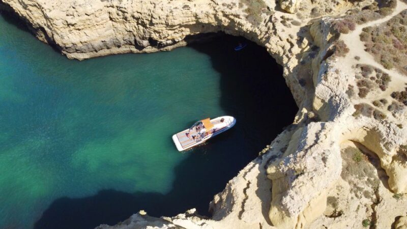 Vilamoura: Private Hire 3 hours to Benagil Cave - An in-depth look at the Vilamoura boat tour