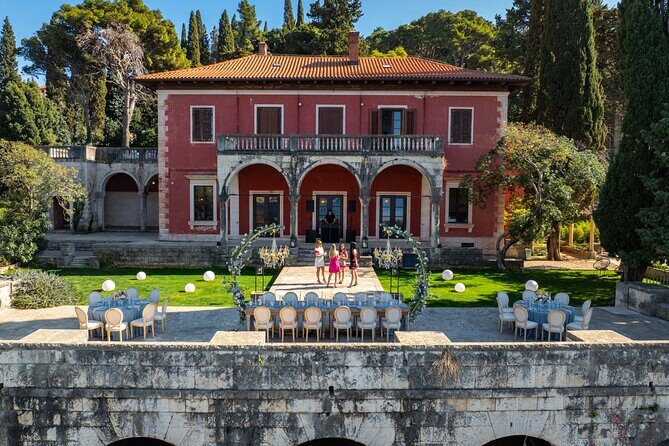Villa Banac - Gallery Entrance - Key Points