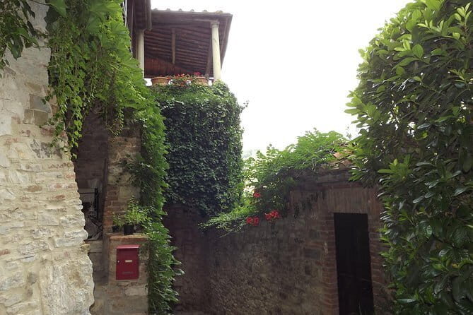 Villages of Chianti with lunch and tasting in Open Top Van - A Deep Dive into the Tuscan Countryside