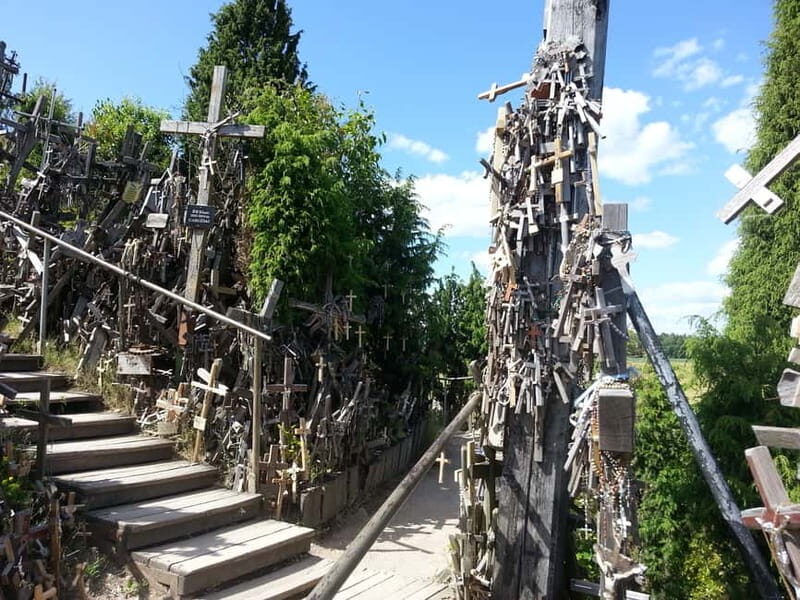 Vilnius: Hill of Crosses, Rundale Palace, Bauska Castle Trip - An In-Depth Look at the Vilnius to Riga Day Trip