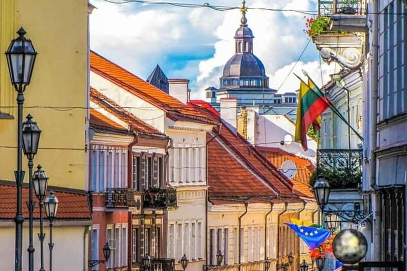 Vilnius : Sightseeing Walking Custom Tour with a Local Guide - Key Points