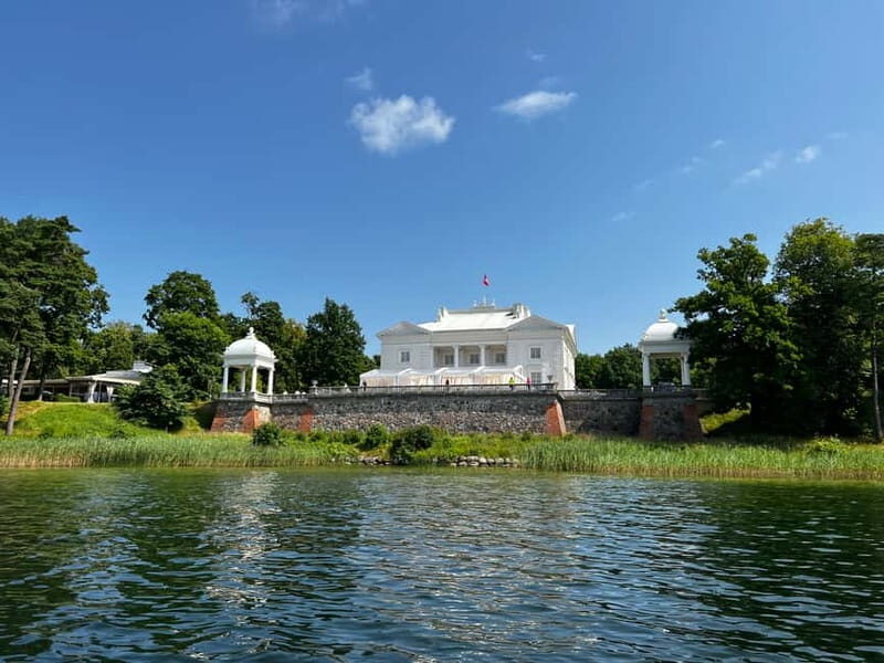 Vilnius: Trakai, Uzutrakis Manor, Hill of Angels, Boat Ride - FAQ