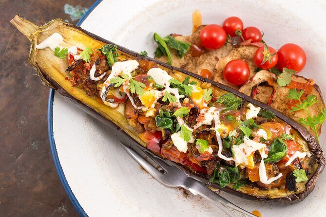 Vine & Dine Tale: 11-Plate Lunch, Wine Discovery, Cooking Mastery - Who Will Enjoy This Tour?