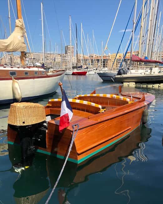 Vintage boat tour of Marseille Old Port for couples (1h) - Exploring Marseilles Historic Old Port