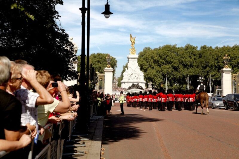 Vintage Double Decker Bus Tour & Thames River Cruise - Authentic Traveler Insights