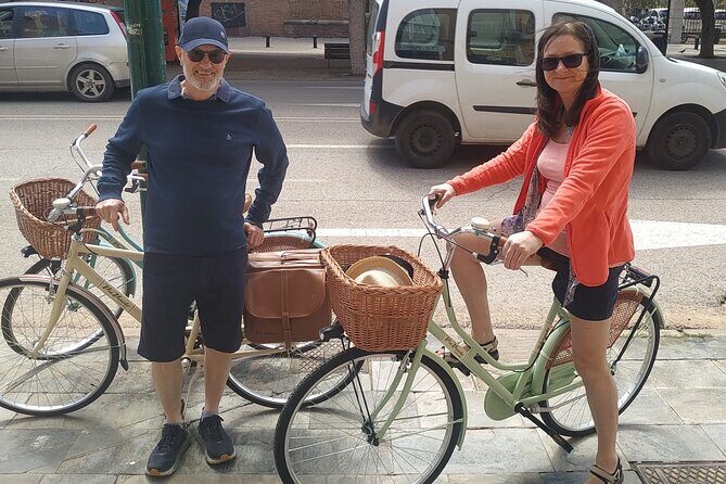 Vintage Style Bike Rental in Malaga - Key Points