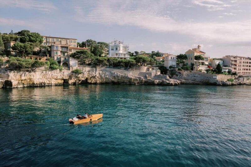 Vintage sunset boat tour of Marseille for couples (2h) - FAQ