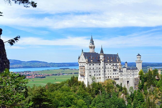 VIP Day Trip Neuschwanstein and Linderhof Castle from Munich - A Journey Through Bavarian Fairy Tales and Royalty