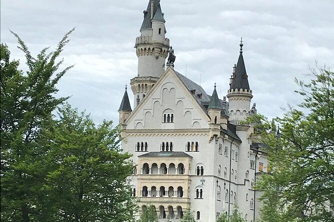 VIP Day Trip Neuschwanstein and Linderhof Castle from Munich - FAQs