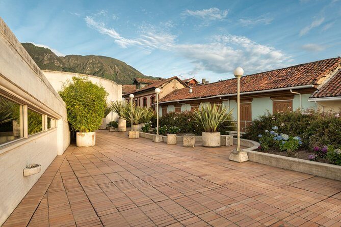 VIP Layover Bogota City Tour: Monserrate, Candelaria, Coffee, 6hr - Exploring Bogotá: A City of Contrasts and Charm