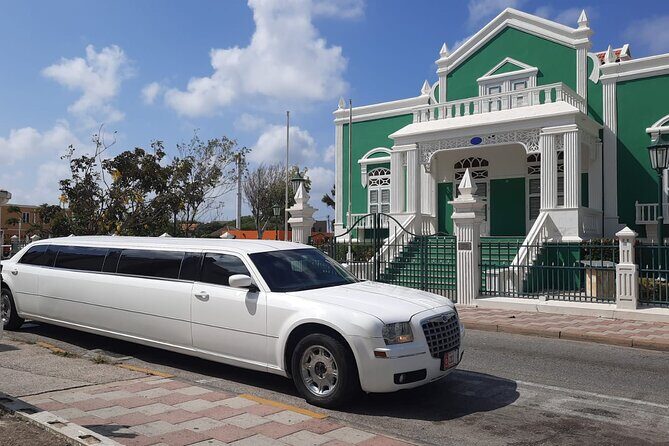 VIP luxury limousine airport transfer one way! - A Closer Look at the Luxury Limousine Airport Transfer