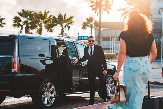 VIP Luxury SUV Airport Transfer - VIP Luxury SUV Airport Transfer in Aruba: A First-Class Start and End to Your Trip