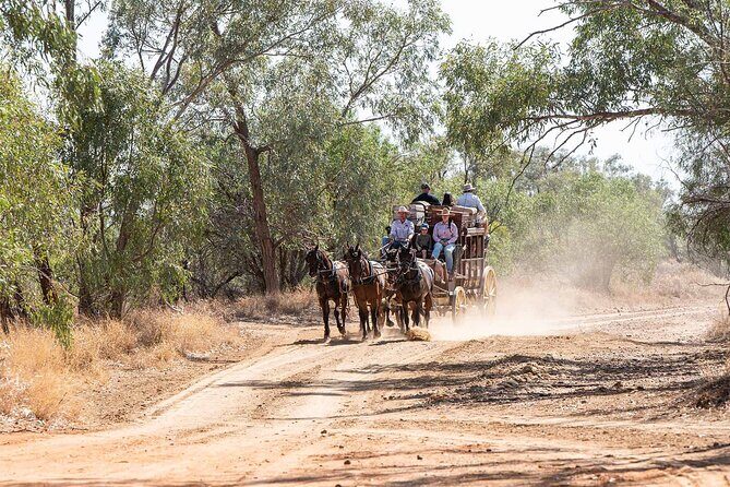 VIP Silver-Tails Rail Sunset With Smithy's Dinner and Show - FAQ