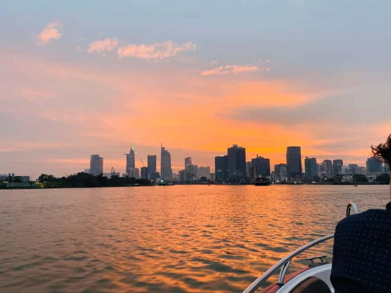 VIP Tour Enjoy Romantic Sunset by Speed Boat Free Cocktail - Who Should Consider This Tour?