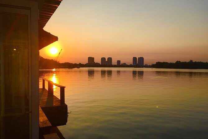 VIP Tour on Romantic Sunset Cocktail by Speed Boat - The Sum Up