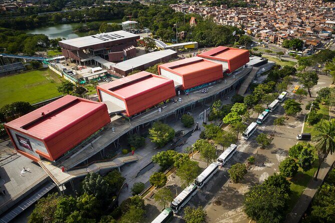 Visit Explora Park and discover Medellin in public transportation - FAQ