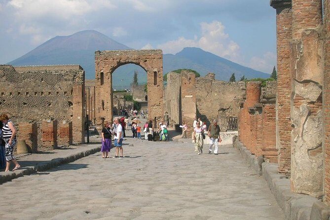 Visit in Pompeii - Pompeii Private Tour with Ada - Why Choose This Pompeii Private Tour?