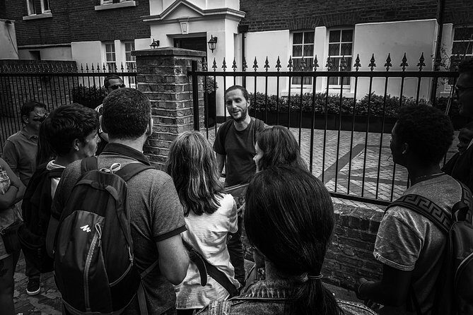 Visit Jack the Ripper in French - What’s Included and What’s Not