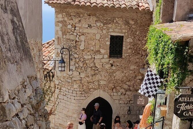 Visit of the Medieval Village of Èze - What to Expect in Terms of Logistics