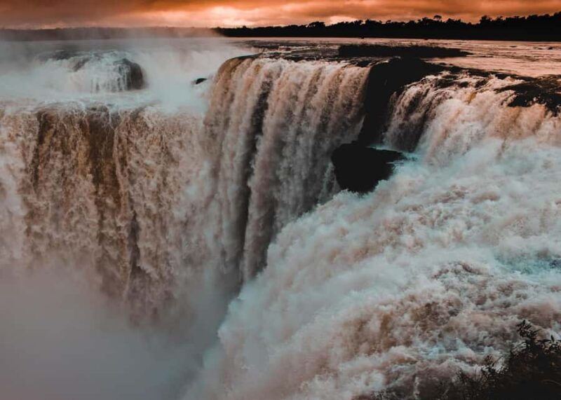 Visit the Argentine Waterfalls with a Guide - Exploring the Iguazú Falls: What to Expect from the Tour