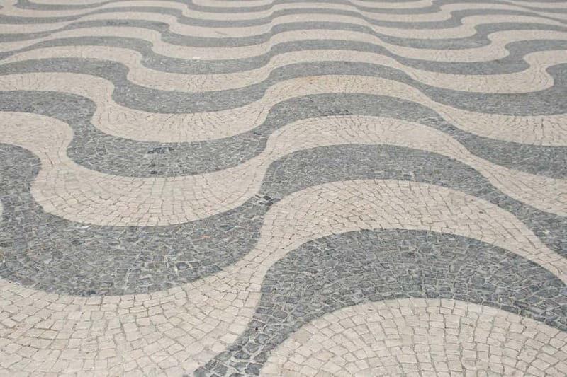 Visit the centre of Lisbon. Small group. Follow the guide.. - Who Should Consider This Tour?