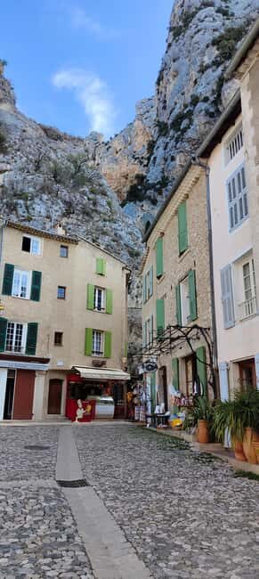 Visit the lavender fields, the Verdon Gorge, and Moustiers from Aix - Key Points