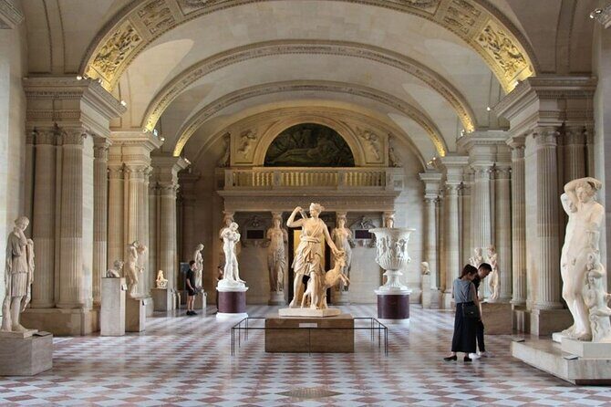 Visit the Louvre with a guide in english - Key Points
