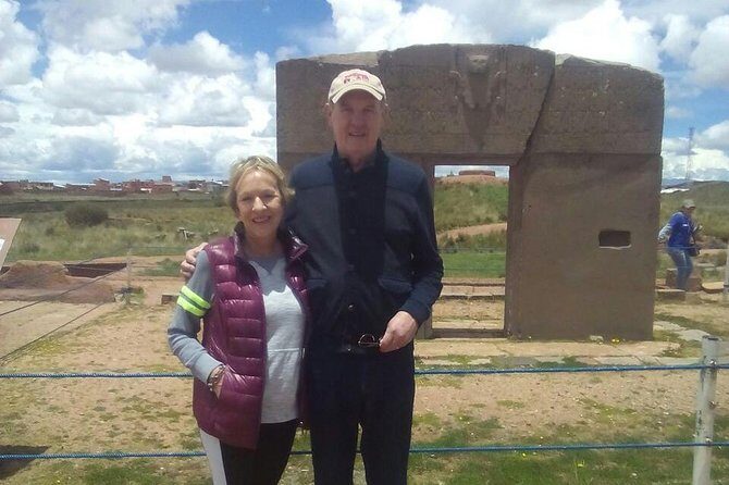 Visit Tiwanacu and Titicaca lake in one day tour from La Paz. - Key Points