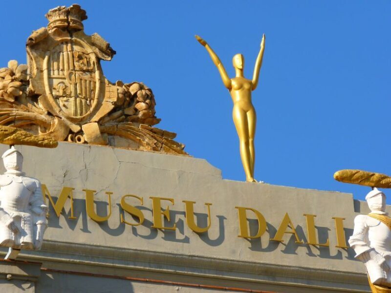 Visita guiada por el Teatro-Museo Dalí - Exploring the Dalí Theatre-Museum in Figueres: A Guided Tour