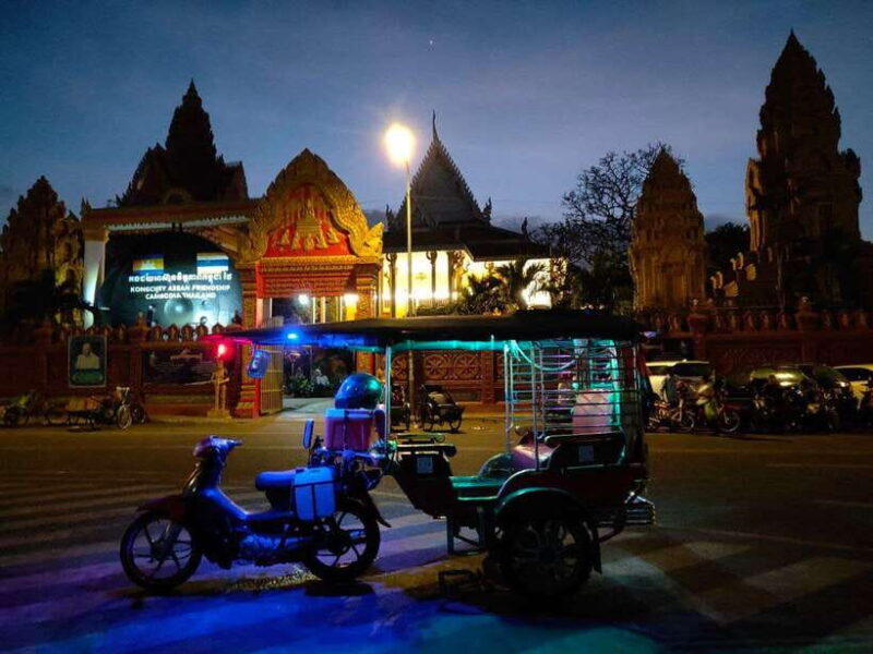 Visiting 9 Places in 3 hours Tour by Tuk-Tuk - Exploring Phnom Penh by Night: A Tuk-Tuk Adventure