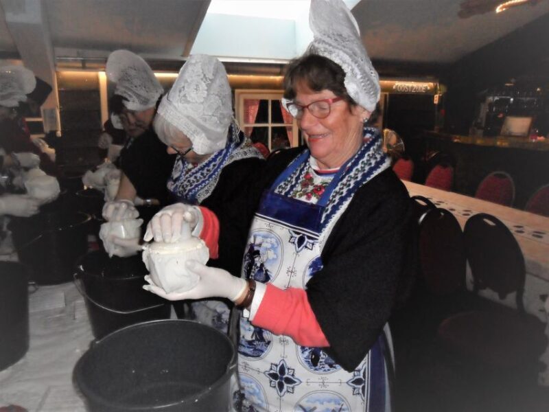 Volendam: 2.5-Hour Cheesemaking Workshop & Clog Making Tour - Who Should Consider This Tour?