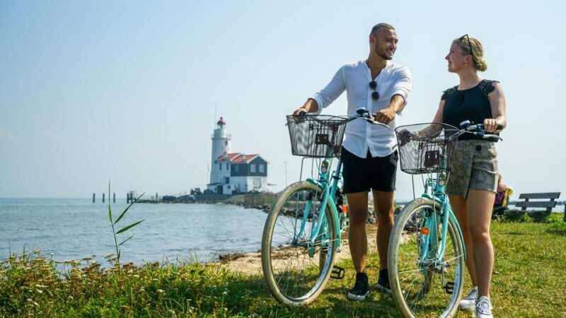 Volendam: Bike Rental including Highlights-Routes - A Closer Look at the Experience